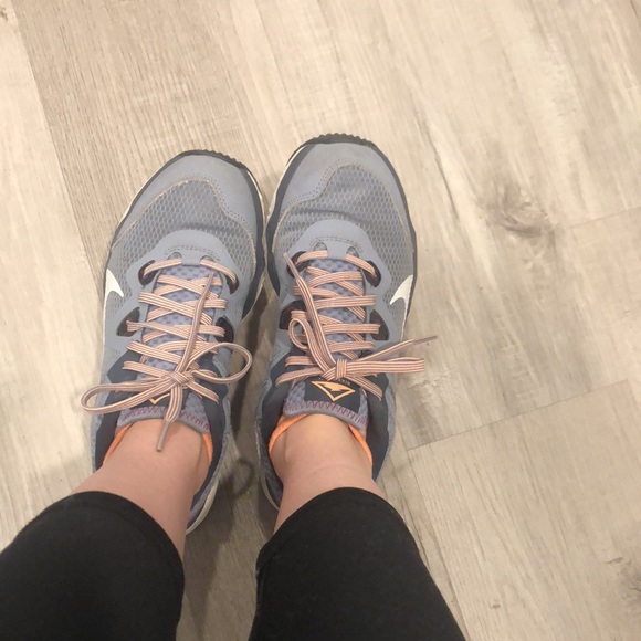 Nike trail sneakers size 7.5 - Picture 8 of 9